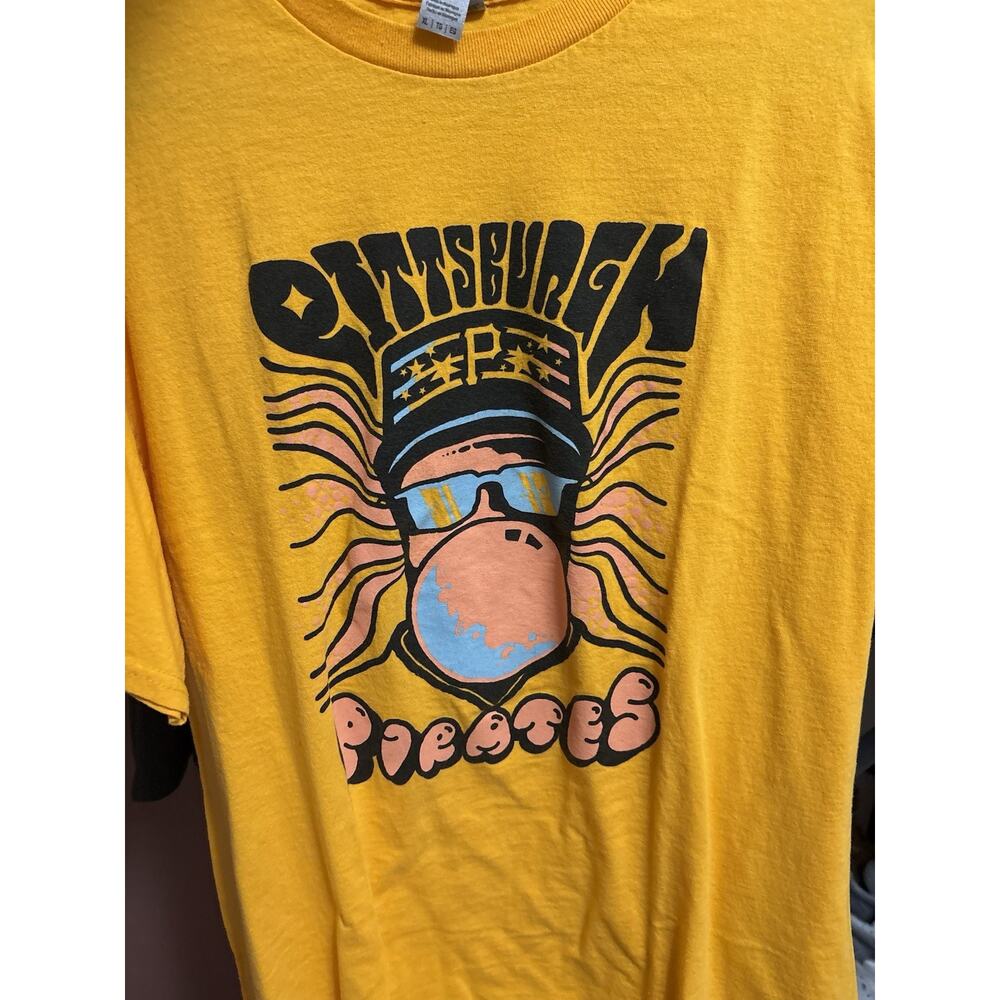 Pittsburgh Pirates T Shirt Size Large